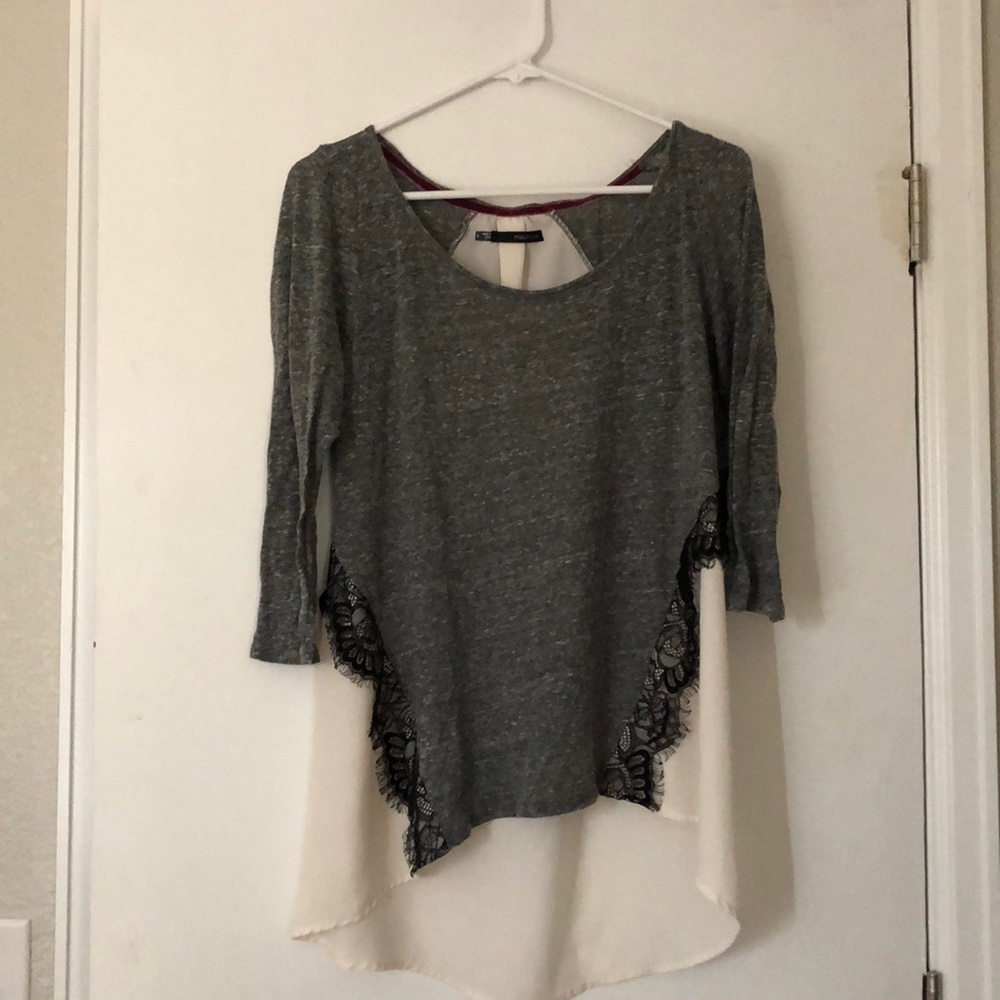 Two-tones eyelet lace top